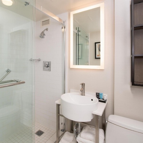 Crowne Plaza Baltimore - Puerto Interior image 6